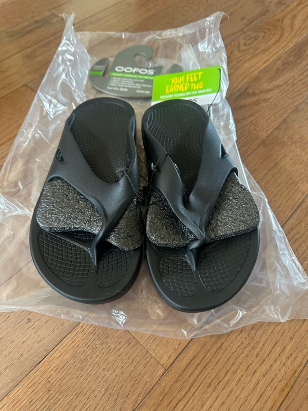 OOFOS OORIGINAL SANDAL NWT - Picture 6 of 14